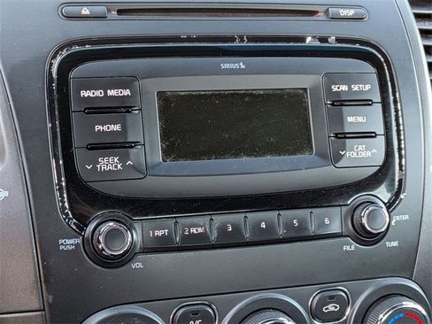 Used 2017 Kia Forte LX image 21