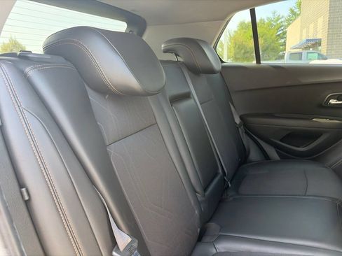 Used 2017 Chevrolet Trax LT w/ LT Convenience Package AWD/4WD image 30