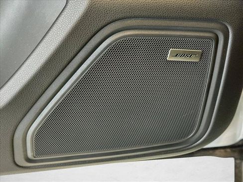 Used 2026 Porsche Macan AWD/4WD image 12