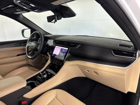 Certified 2025 Jeep Grand Cherokee L Limited w/ Luxury Tech Group II AWD/4WD image 48