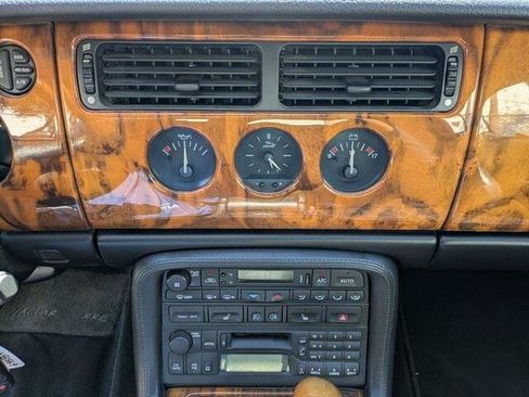 Used 1998 Jaguar XK8 Convertible image 21