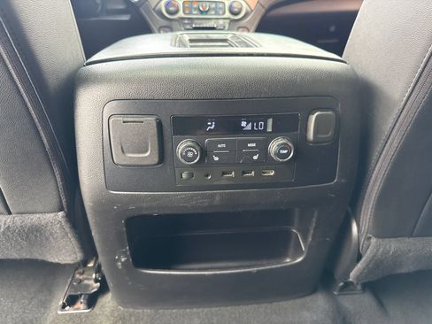Used 2018 Chevrolet Tahoe Premier AWD/4WD image 39