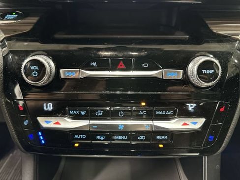 Used 2021 Ford Explorer Limited w/ Equipment Group 301A AWD/4WD image 21