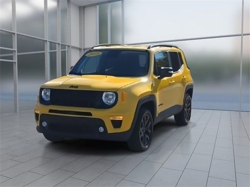 Used 2023 Jeep Renegade Altitude image 3