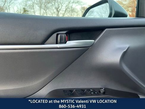 Used 2024 Toyota Camry SE image 32