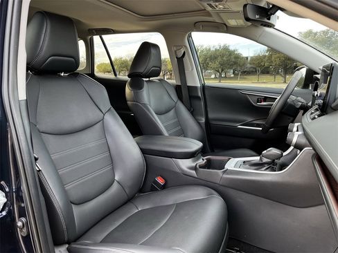 Used 2024 Toyota RAV4 Limited image 26