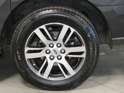 Used 2022 Ford Expedition Max Limited image 18