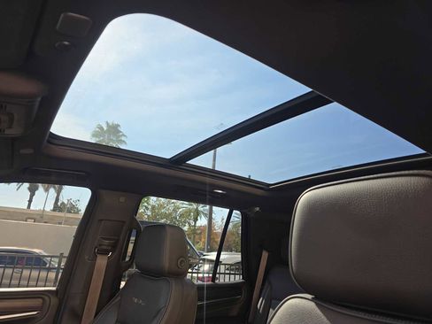 Used 2021 GMC Yukon Denali image 30