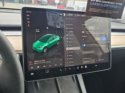Used 2024 Tesla Model Y Long Range AWD/4WD image 32