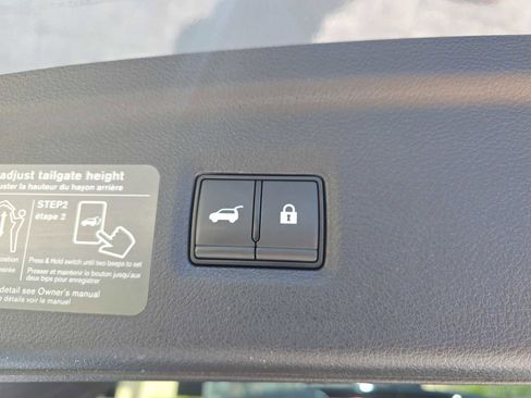 Used 2023 INFINITI QX50 Luxe FWD image 28