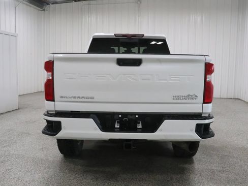 Used 2020 Chevrolet Silverado 2500 High Country w/ Z71 Off-Road Package AWD/4WD image 4