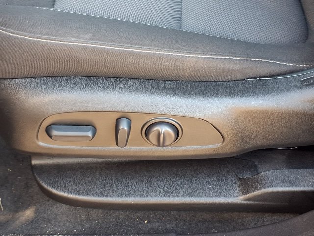 Used 2025 Chevrolet Blazer LT FWD image 4