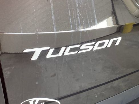 Certified 2025 Hyundai Tucson SE image 32