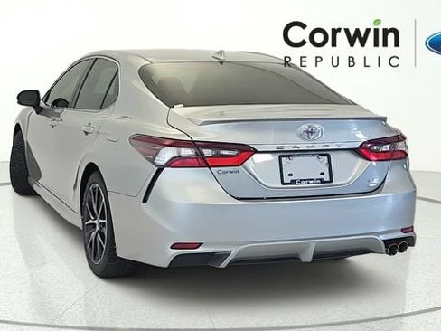 Used 2022 Toyota Camry SE AWD/4WD image 4