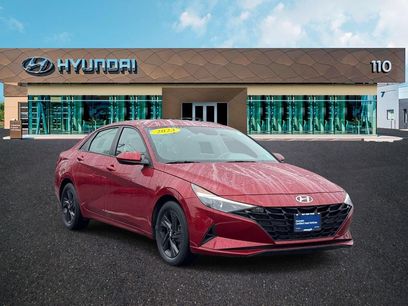Used 2023 Hyundai Elantra SEL w/ Cargo Package