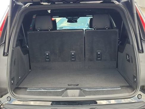 Used 2022 Cadillac Escalade ESV Luxury AWD/4WD image 9