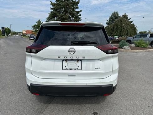 Used 2025 Nissan Rogue S AWD/4WD image 4