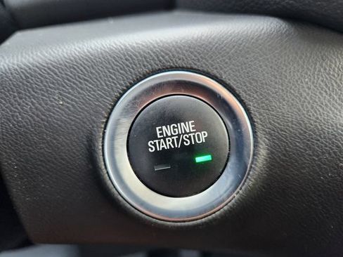Used 2024 GMC Terrain SLT FWD image 8