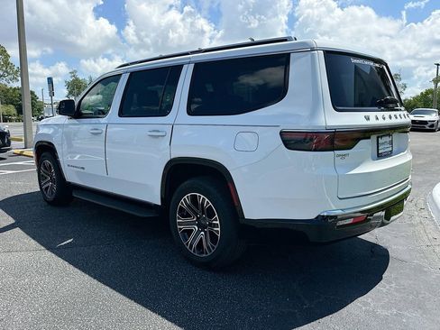 Used 2024 Jeep Wagoneer Series II RWD image 7