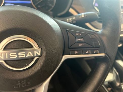Used 2025 Nissan Altima 2.5 SV FWD image 28