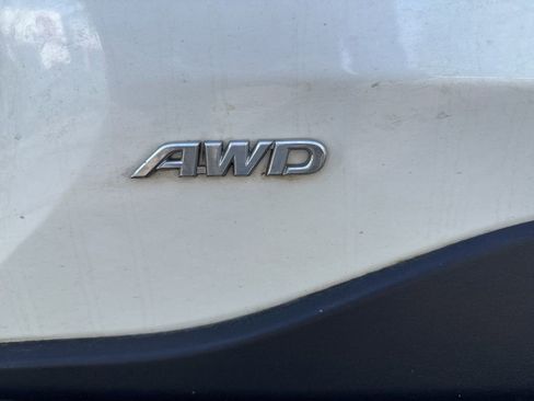 Used 2022 Toyota RAV4 XLE Premium image 8