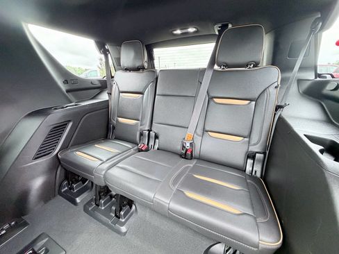 Used 2023 GMC Yukon AT4 w/ AT4 Premium Plus Package AWD/4WD image 31