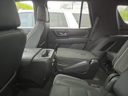 Certified 2023 GMC Yukon SLT w/ SLT Premium Package AWD/4WD image 10