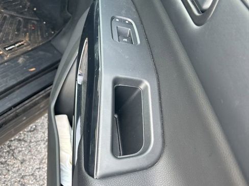 Used 2023 Nissan Pathfinder S image 18