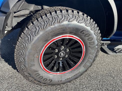 Used 2025 Ford Bronco Big Bend w/ Black Diamond Package image 17