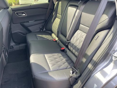 New 2026 Nissan Rogue Platinum AWD/4WD image 18