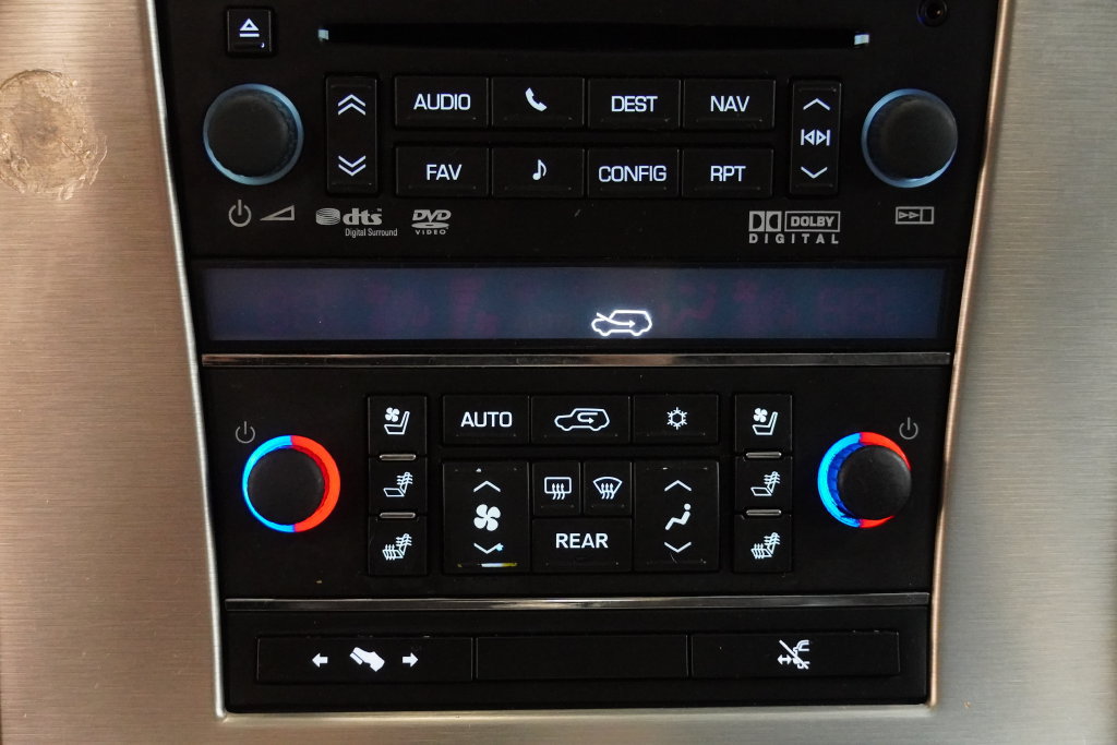 Certified 2014 Cadillac Escalade Platinum AWD/4WD image 8
