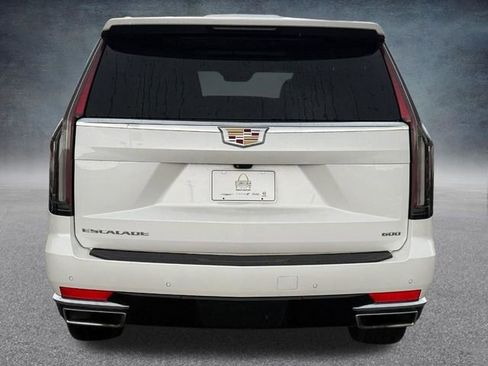 Used 2023 Cadillac Escalade Premium Luxury w/ LPO, Floor Liner Package AWD/4WD image 6