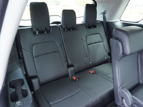 Certified 2024 Nissan Pathfinder Platinum w/ Cargo Package AWD/4WD image 10