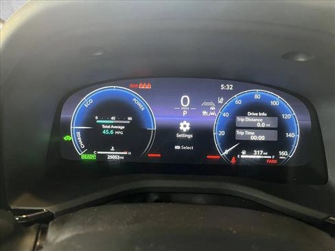 Used 2025 Toyota Camry XLE image 13