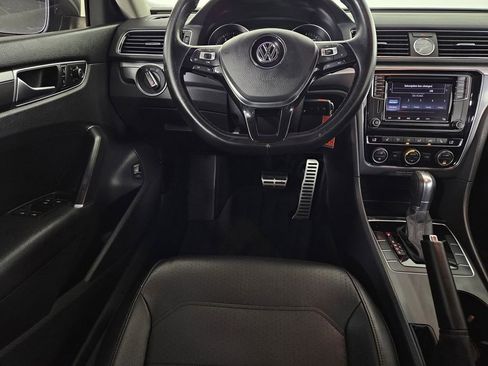 Used 2017 Volkswagen Passat 1.8T R-Line FWD image 7