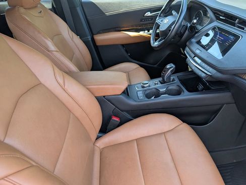 Used 2019 Cadillac XT4 Premium Luxury AWD/4WD image 33