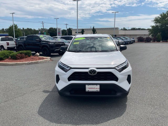 Used 2023 Toyota RAV4 LE AWD/4WD image 2