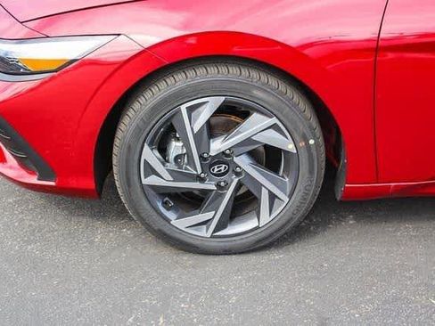 Certified 2025 Hyundai Elantra Sport FWD image 11