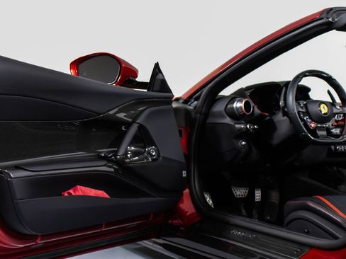 Certified 2022 Ferrari 812 GTS RWD image 34