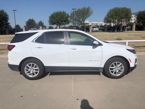 Used 2024 Chevrolet Equinox LT FWD image 3