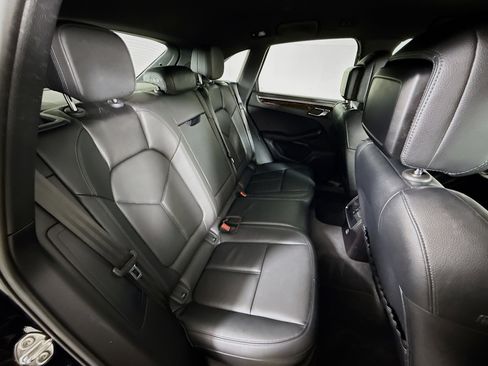 Certified 2022 Porsche Macan S image 26