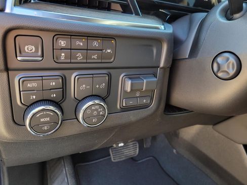New 2026 Chevrolet Suburban High Country AWD/4WD image 20