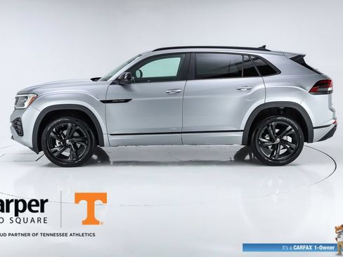 Used 2025 Volkswagen Atlas Cross Sport SEL R-Line AWD/4WD image 41