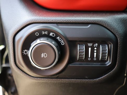 Used 2021 Jeep Wrangler Unlimited Rubicon AWD/4WD image 43
