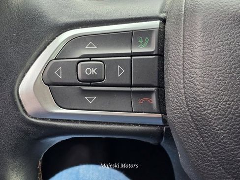 Used 2022 Jeep Compass Limited image 24