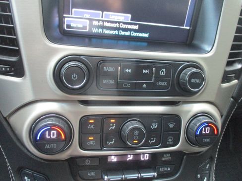 Used 2018 GMC Yukon Denali RWD image 15