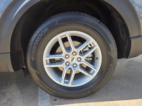 New 2026 Ford Explorer Active w/ Active Comfort Package RWD image 35