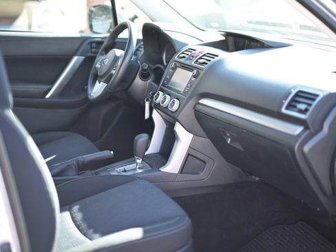 Used 2017 Subaru Forester 2.5i w/ Alloy Wheel Package image 14