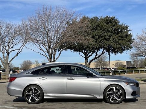 Used 2022 Honda Accord Sport image 3