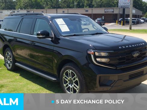 Used 2025 Ford Expedition Max Active AWD/4WD image 3